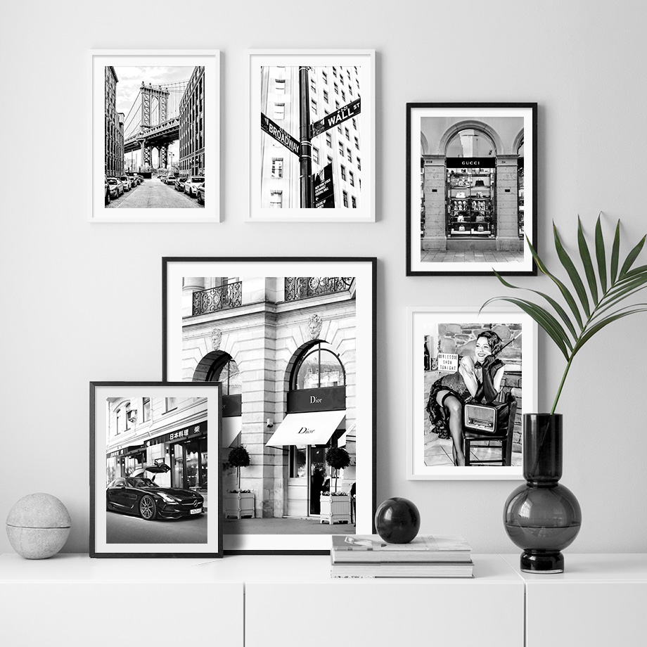 Photography Fashion - Paris Fashion Girl Luxury Store Zwart