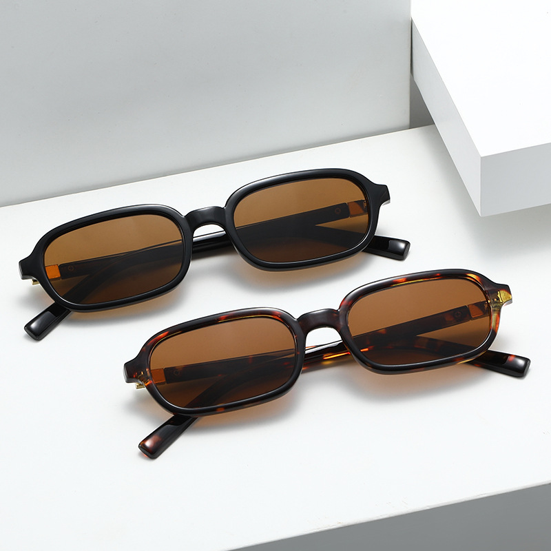 Photography Fashion - Nieuwe kleine zonnebril met vierkant montuur,