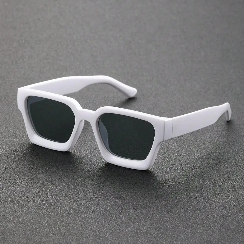 Unisex plastic zonnebril met v - Photography Fashion recensie en prijs