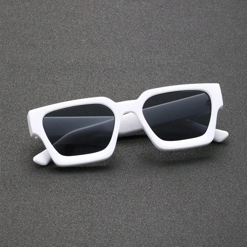 Unisex plastic zonnebril met v - Photography Fashion recensie en prijs